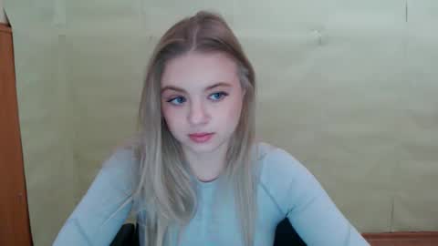 Snapshot of juliacrazy_ chatting on 12/02/24, 05:59 juliacrazy_ online show from 12/02/24, 05:59