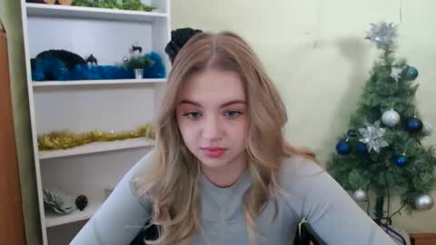 Snapshot of juliacrazy_ chatting on 01/09/25, 09:48 juliacrazy_ online show from 01/09/25, 09:48