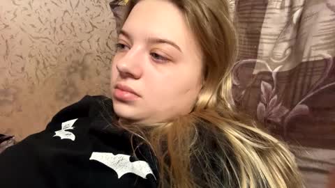 Snapshot of juliacrazy_ chatting on 01/23/25, 01:45 juliacrazy_ online show from 01/23/25, 01:45