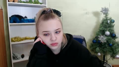 Snapshot of juliacrazy_ chatting on 01/25/25, 06:12 juliacrazy_ online show from 01/25/25, 06:12