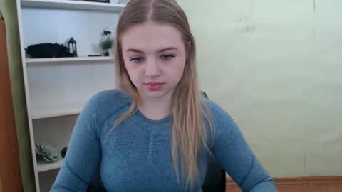 Snapshot of juliacrazy_ chatting on 02/08/25, 06:22 juliacrazy_ online show from 02/08/25, 06:22