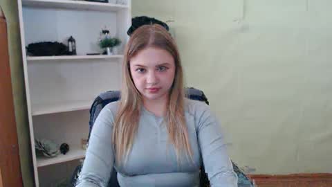 Snapshot of juliacrazy_ chatting on 02/09/25, 08:54 juliacrazy_ online show from 02/09/25, 08:54