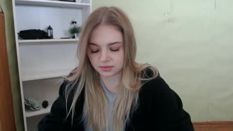 Snapshot of juliacrazy_ chatting on 02/12/25, 05:47 juliacrazy_ online show from 02/12/25, 05:47