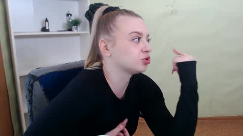 Snapshot of juliacrazy_ chatting on 03/09/25, 05:55 juliacrazy_ online show from 03/09/25, 05:55
