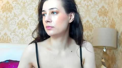 Snapshot of juliahunts chatting on 05/10/26, 04:06 JuliaHunt online show from 05/10/26, 04:06