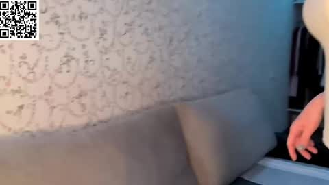 Kate online show from 05/17/26, 07:10