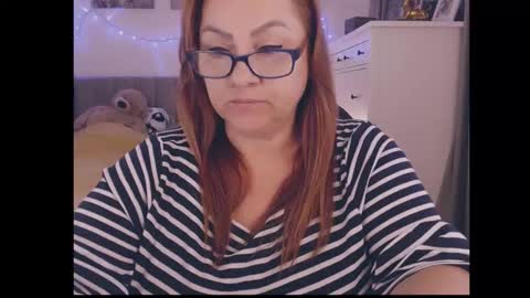 Snapshot of julialiones chatting on 11/23/25, 02:28 julialiones online show from 11/23/25, 02:28