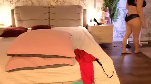 juliamillss online show from 07/02/26, 12:10