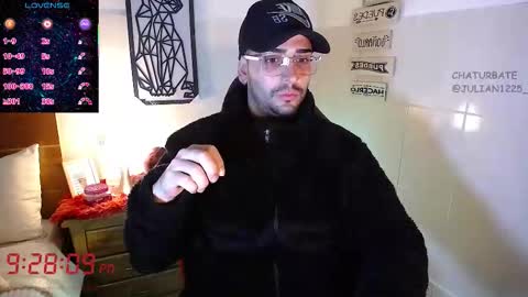 Snapshot of julian1225_ chatting on 09/24/25, 02:26 Julian online show from 09/24/25, 02:26