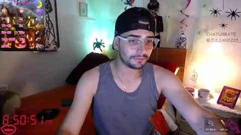Snapshot of julian1225_ chatting on 10/21/25, 01:50 Julian online show from 10/21/25, 01:50
