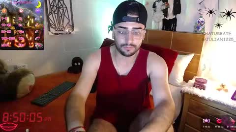 Snapshot of julian1225_ chatting on 10/23/25, 01:49 Julian online show from 10/23/25, 01:49