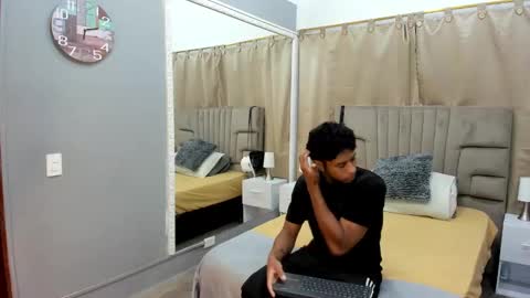 Snapshot of julian_billy chatting on 01/15/25, 11:32 julian billy online show from 01/15/25, 11:32