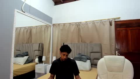 Snapshot of julian_billy chatting on 01/15/25, 05:37 julian billy online show from 01/15/25, 05:37