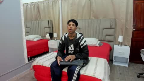 Snapshot of julian_billy chatting on 02/01/25, 11:32 julian billy online show from 02/01/25, 11:32