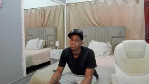 Snapshot of julian_billy chatting on 02/24/25, 05:31 julian billy online show from 02/24/25, 05:31