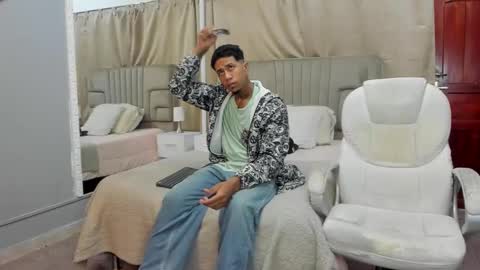 Snapshot of julian_billy chatting on 02/25/25, 11:19 julian billy online show from 02/25/25, 11:19