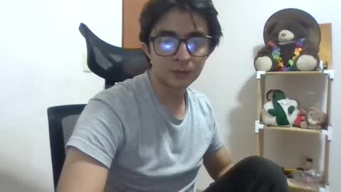 Julian Mora online show from 03/11/25, 02:32