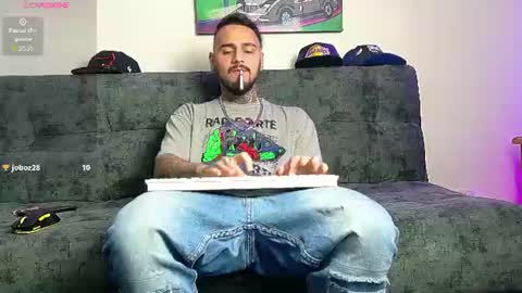 Julian independent model online show from 07/09/26, 10:36