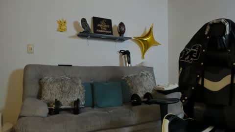 julian_wallace online show from 10/11/25, 06:28