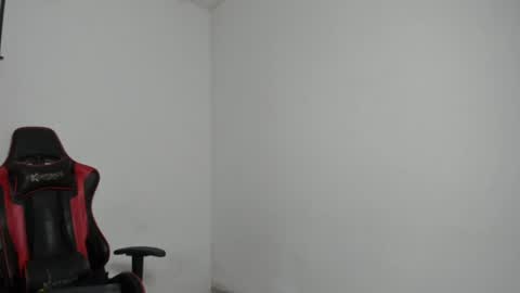 julian_wallace1 online show from 07/11/26, 08:55