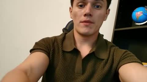 julian_wallace1 online show from 07/16/26, 12:16