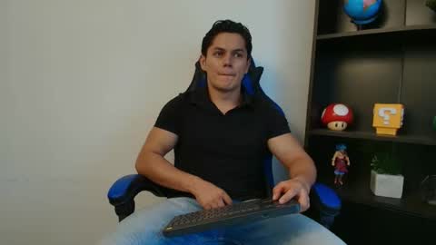 julian_wallace1 online show from 07/27/26, 10:06