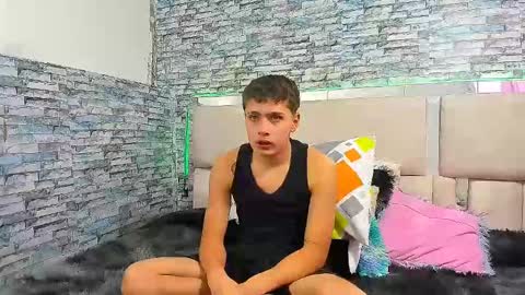 Snapshot of julian_wolf18 chatting on 09/24/25, 01:47 julian online show from 09/24/25, 01:47