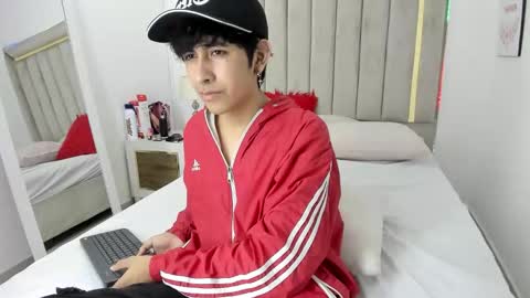 Snapshot of julian_xp chatting on 01/18/26, 07:17 Julian online show from 01/18/26, 07:17