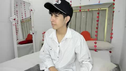 Snapshot of julian_xp chatting on 02/16/26, 07:43 Julian online show from 02/16/26, 07:43