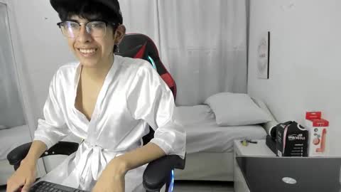 Snapshot of julian_xp chatting on 03/17/26, 07:06 Julian online show from 03/17/26, 07:06