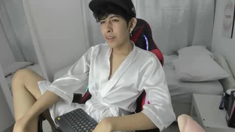 Snapshot of julian_xp chatting on 03/24/26, 07:19 Julian online show from 03/24/26, 07:19
