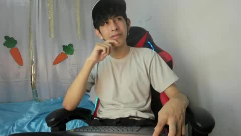 Snapshot of julian_xp chatting on 04/13/26, 07:08 Julian online show from 04/13/26, 07:08