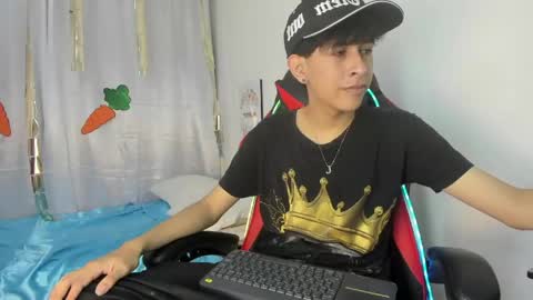 Snapshot of julian_xp chatting on 04/15/26, 07:21 Julian online show from 04/15/26, 07:21