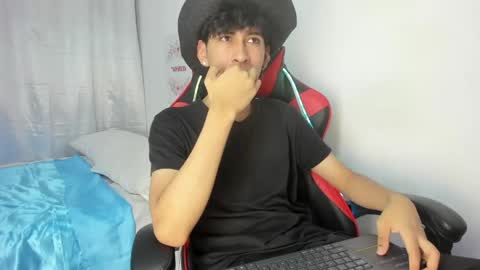 Snapshot of julian_xp chatting on 04/28/26, 07:08 Julian online show from 04/28/26, 07:08
