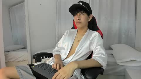 Snapshot of julian_xp chatting on 05/08/26, 07:19 Julian online show from 05/08/26, 07:19