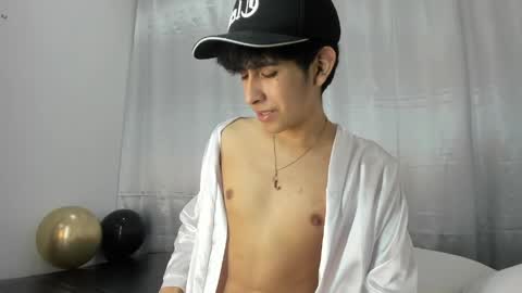 Snapshot of julian_xp chatting on 05/18/26, 06:58 Julian online show from 05/18/26, 06:58