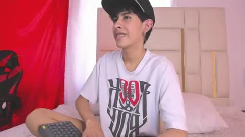 Julian online show from 07/06/26, 08:00