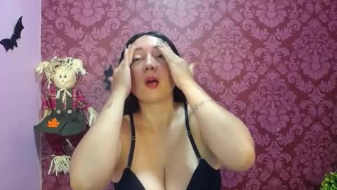 Juli online show from 10/31/25, 11:22