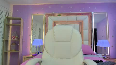 juliana_diamond_ online show from 06/16/26, 02:58
