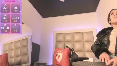 juliana_js_ online show from 09/15/25, 11:54