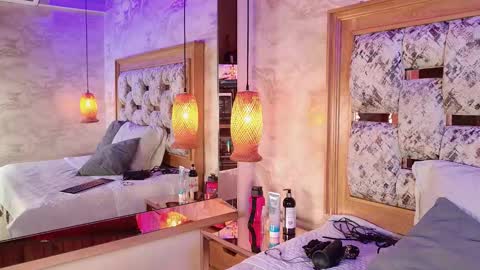 juliana_mendez25 online show from 10/15/25, 07:36