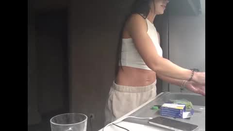 julianagold1 online show from 12/27/24, 04:54