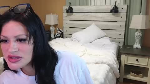 Snapshot of julianaxxxrose chatting on 12/05/25, 03:37 Texas Mamasita online show from 12/05/25, 03:37