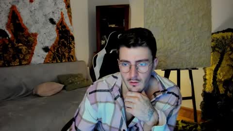 JulianDylan online show from 12/10/24, 04:13
