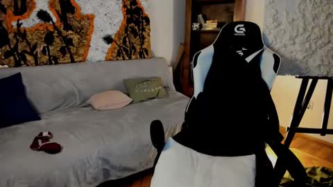 JulianDylan online show from 12/11/24, 10:25