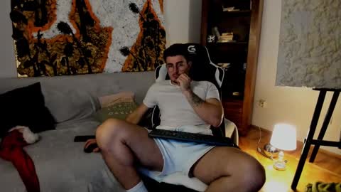 JulianDylan online show from 12/13/24, 08:41
