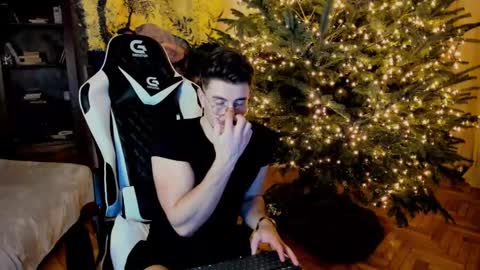 JulianDylan online show from 12/22/24, 04:17
