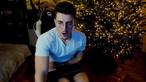 JulianDylan online show from 12/24/24, 04:44