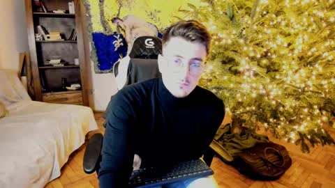JulianDylan online show from 12/27/24, 06:14