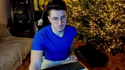 JulianDylan online show from 12/28/24, 07:33